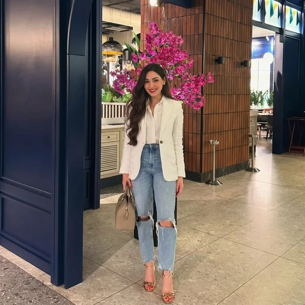 White Shirt Outfit Ideas: Chic, Classy & Effortless Looks