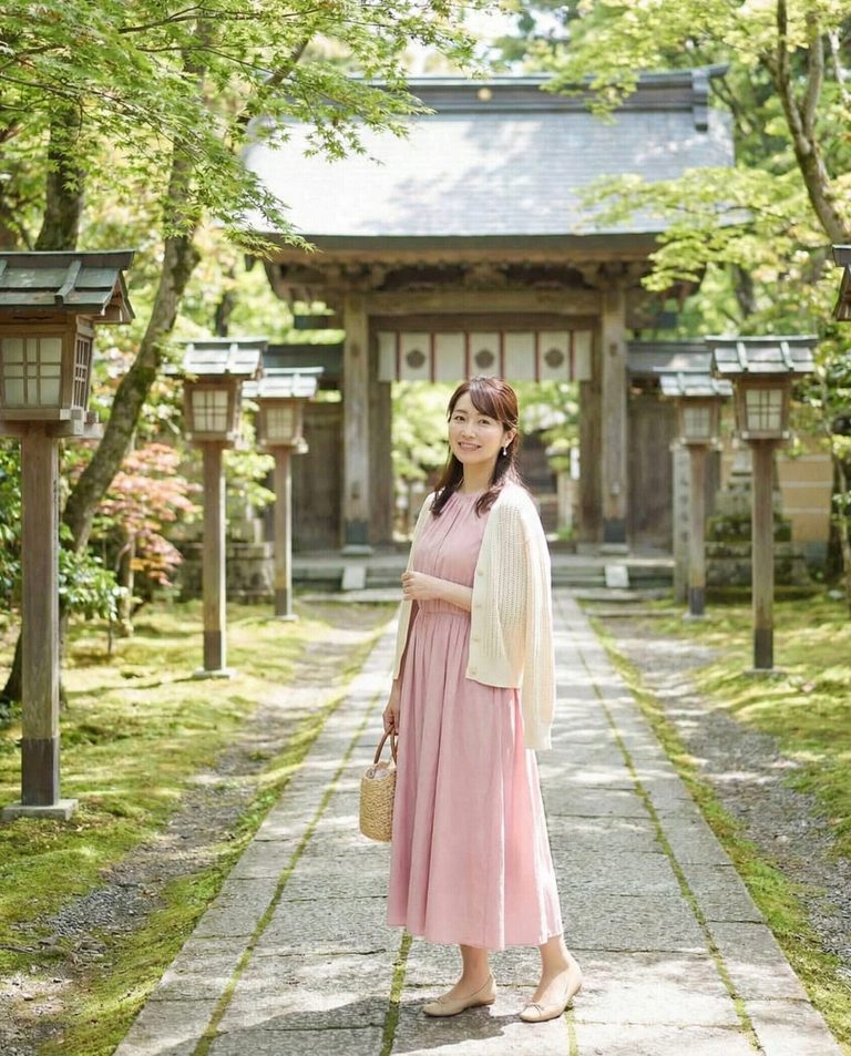 15 Stylish Japan Outfits for Women (Travel Ready)