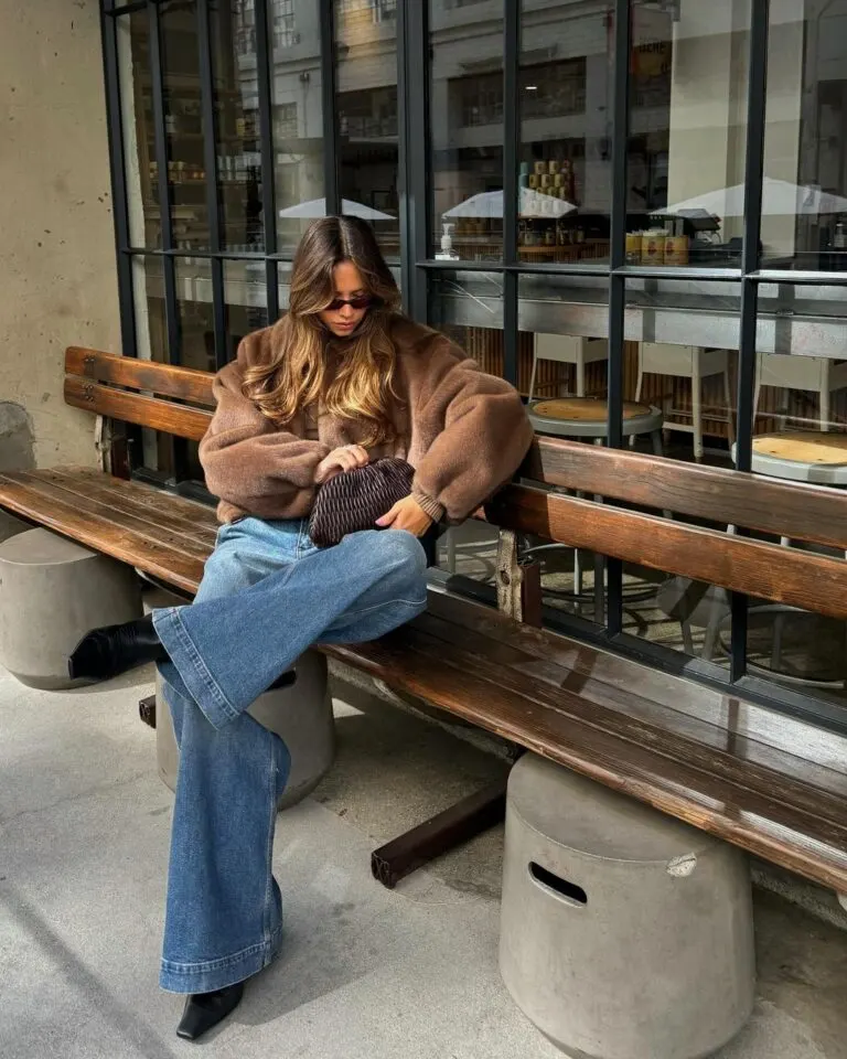Wide jeans and a teddy coat