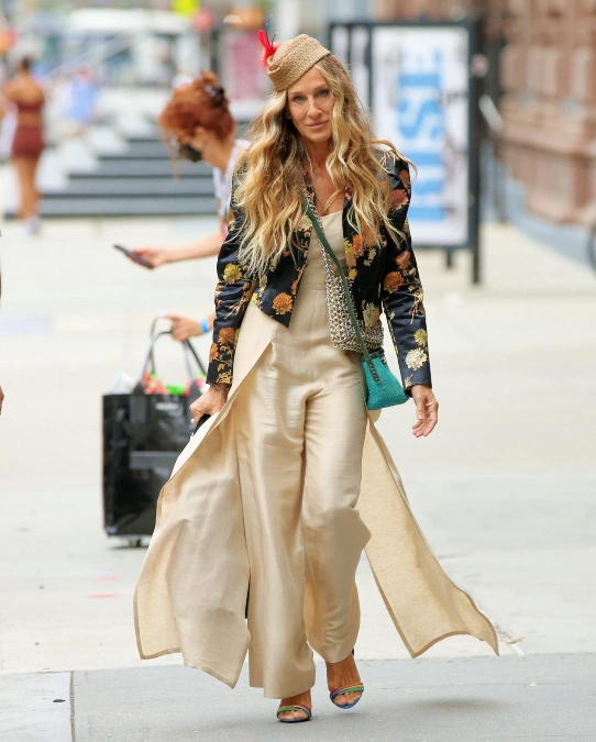 Floral jacket and cream wide-leg trousers inspired by Sarah Jessica Parker style outfits