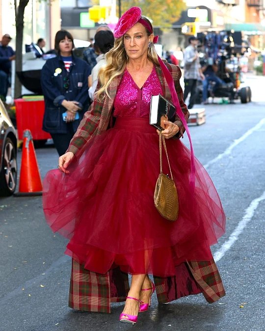 Fuchsia tulle and plaid layers inspired by Sarah Jessica Parker style outfits
