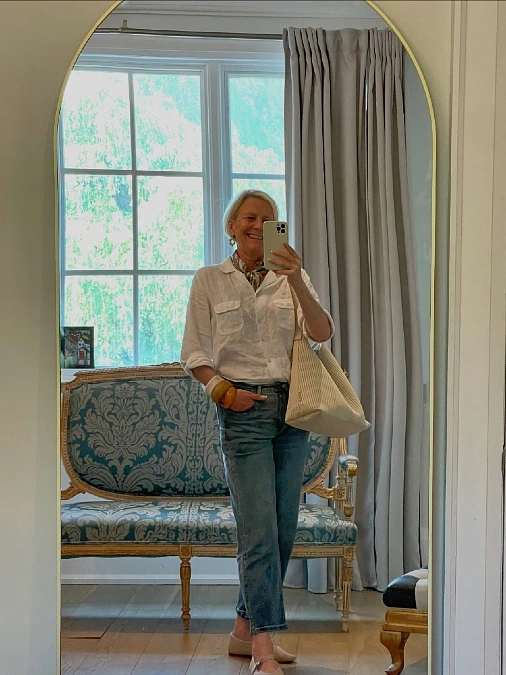 White linen shirt with straight-leg jeans everyday outfit for women over 50