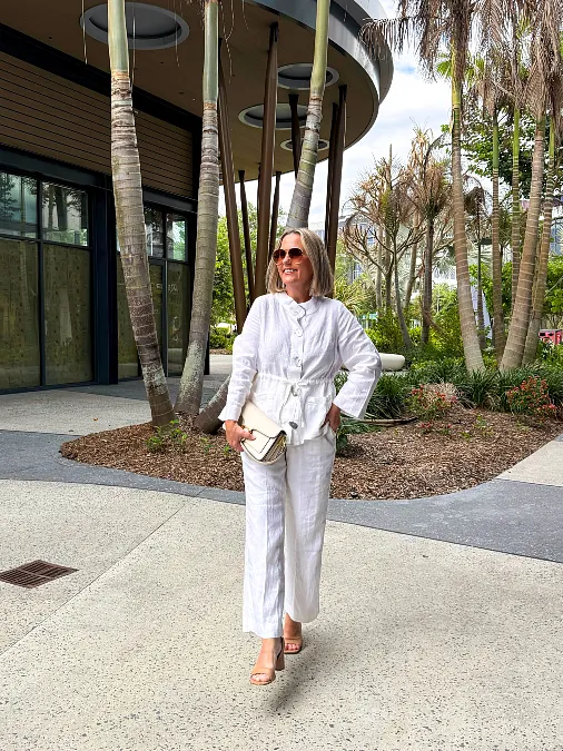 White linen jacket and cropped pants simple outfit for women over 50