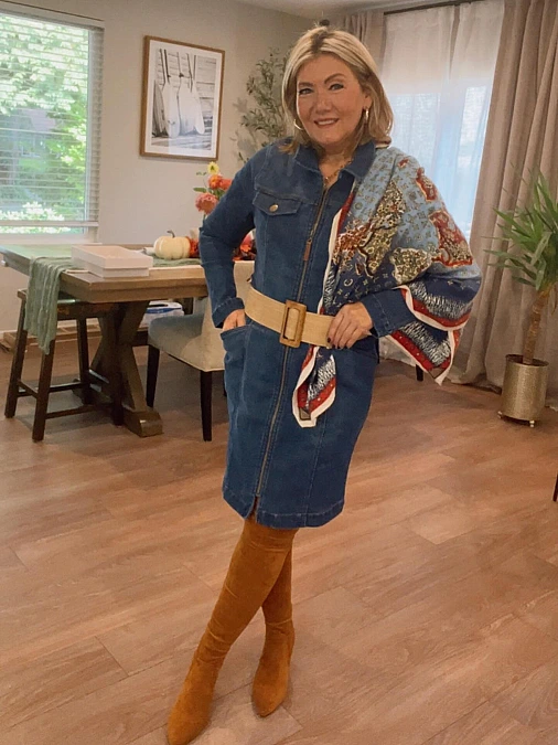 18 Thanksgiving Outfits for Women Over 50 That Are Cozy and Polished