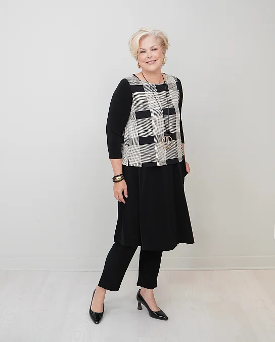 Black layers with graphic plaid Thanksgiving outfit