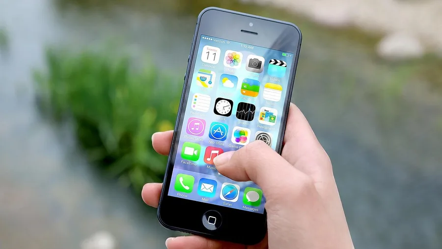 Thought patterns after 50 involving memory, smartphones, and everyday recall
