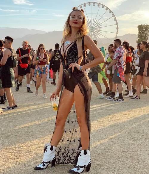 Cowboy boots Coachella outfit