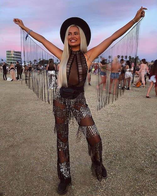 Cute Coachella outfit idea