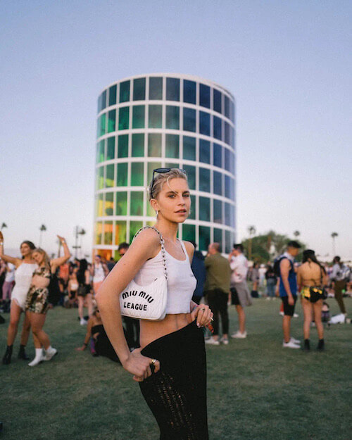 Simple Coachella festival look